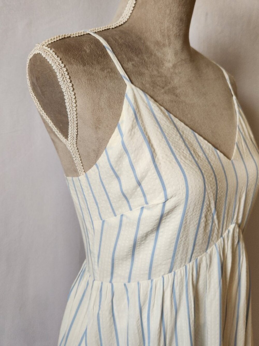 Fun 2 Fun Women's Size Small Blue Striped V-Neck Sleeveless Pockets Long Dress - Picture 6 of 15